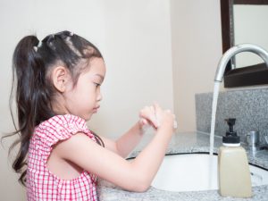 Read more about the article Bantu Anak Anda Belajar Menjaga Kesehatan dengan Stimulasi Sederhana